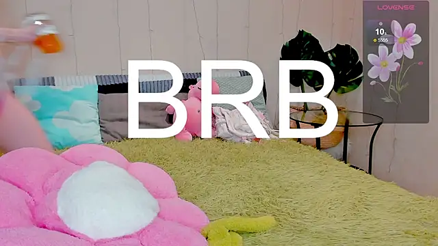 Snapshot of flatter-shy chatting on 8, 11, 2025 flatter-shy online show from 8, 11, 2025