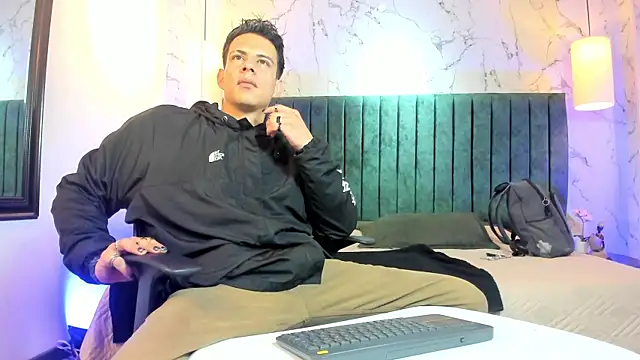 Dustin Sonne online show from 10, 6, 2026