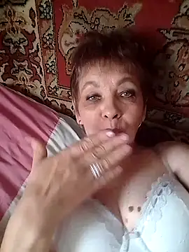 Snapshot of Rose60301 chatting on 10, 9, 2025 Rose60301 online show from 10, 9, 2025