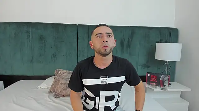 Snapshot of Lushian_ chatting on 1, 11, 2025 Lushian online show from 1, 11, 2025