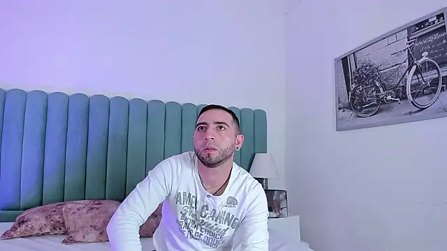 Snapshot of Lushian_ chatting on 4, 2, 2026 Lushian online show from 4, 2, 2026