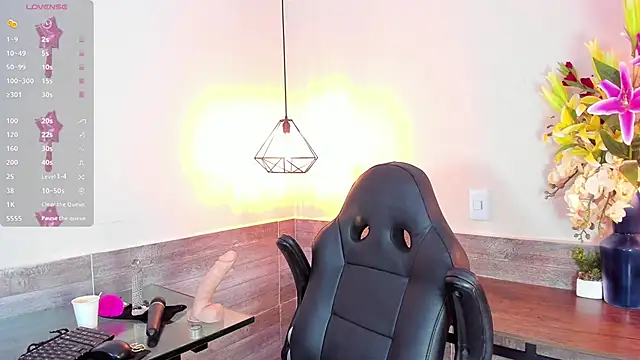 LussieWillow online show from 2, 10, 2025