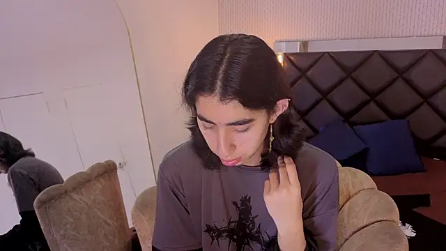 Snapshot of ryo_light chatting on 5, 3, 2026 ryo light online show from 5, 3, 2026