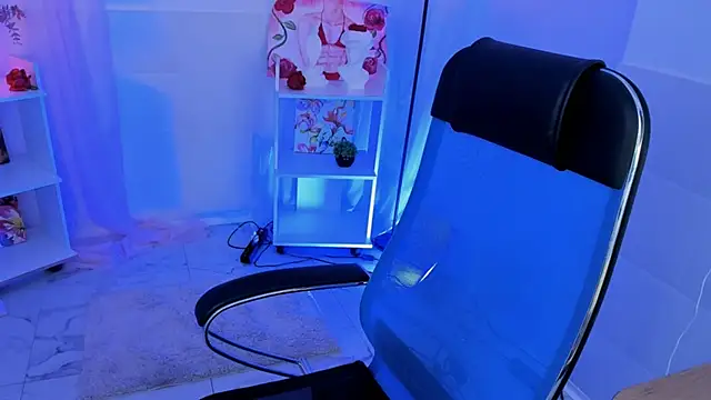 AvaDaviis online show from 5, 11, 2025