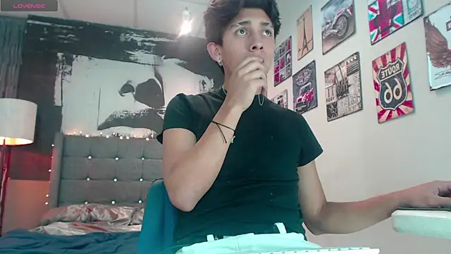Snapshot of Ethann1_ chatting on 23, 10, 2025 Ethann1 online show from 23, 10, 2025