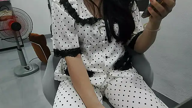 Snapshot of Emachiii chatting on 10, 5, 2026 Emachiii online show from 10, 5, 2026