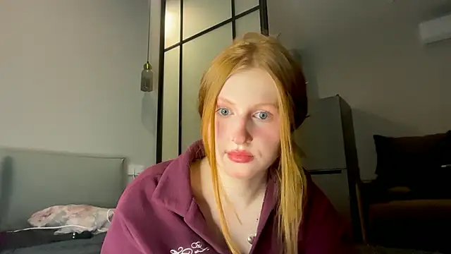 Snapshot of LuxXAngel chatting on 1, 4, 2026 LuxXAngel online show from 1, 4, 2026