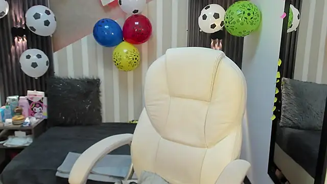 Snapshot of LittleeStar chatting on 21, 6, 2026 LittleeStar online show from 21, 6, 2026