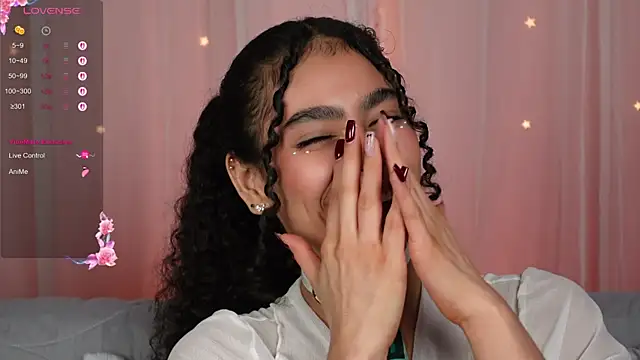 Victoria Curly online show from 6, 10, 2025