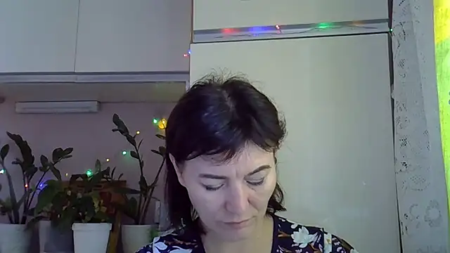 Krystal 82 online show from 12, 9, 2025