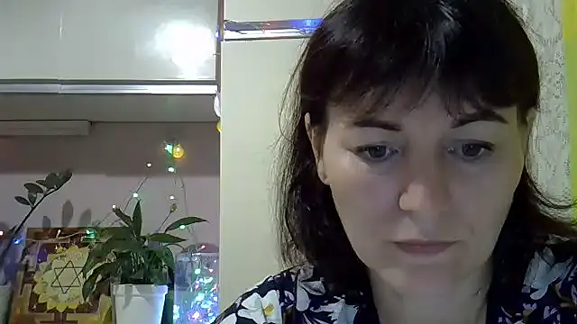 Krystal 82 online show from 12, 9, 2025