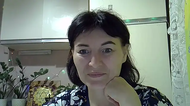 Krystal 82 online show from 2, 10, 2025