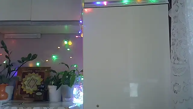 Krystal 82 online show from 9, 10, 2025