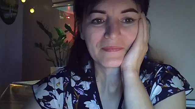 Krystal 82 online show from 18, 10, 2025