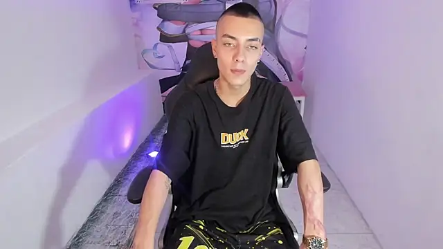 Dereck Boy8 online show from 10, 11, 2025