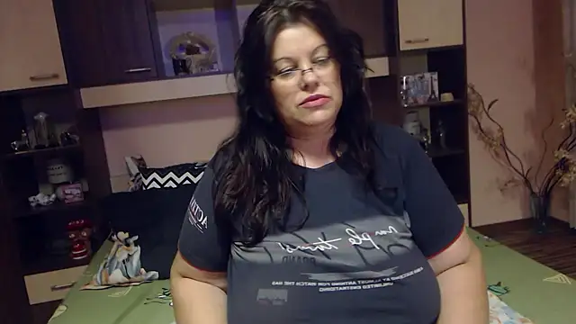 Claudia 71love online show from 24, 10, 2025