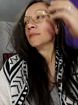 Chriss girl of imaginatio online show from 9, 11, 2025