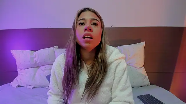 Snapshot of Rachell_criss chatting on 11, 6, 2026 Rachell criss online show from 11, 6, 2026