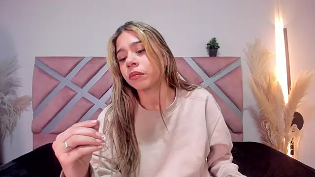 Snapshot of Rachell_criss chatting on 23, 6, 2026 Rachell criss online show from 23, 6, 2026