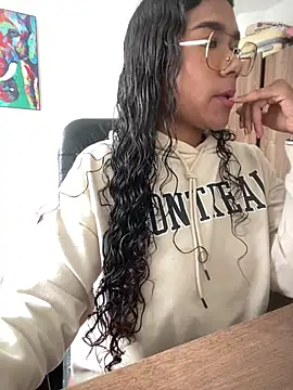 Seshat Hitt online show from 3, 10, 2025