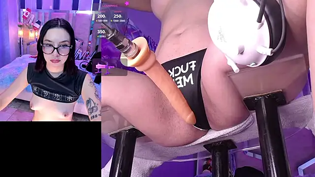 NicoleFerrel online show from 15, 6, 2026