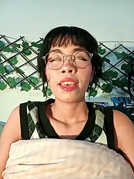 Snapshot of dolliette24 chatting on 22, 4, 2026 dolliette24 online show from 22, 4, 2026
