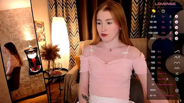 Snapshot of ShylaPie__ chatting on 3, 10, 2025 ShylaPie online show from 3, 10, 2025