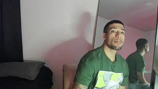 Snapshot of ThiagoLugo chatting on 8, 11, 2025 ThiagoLugo online show from 8, 11, 2025