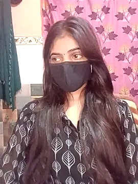 Snapshot of Queen_Pooja7 chatting on 3, 10, 2025 Queen Pooja7 online show from 3, 10, 2025
