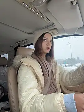 DollyTall online show from 6, 11, 2025