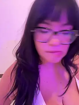 Emily Taylor2 online show from 22, 4, 2026