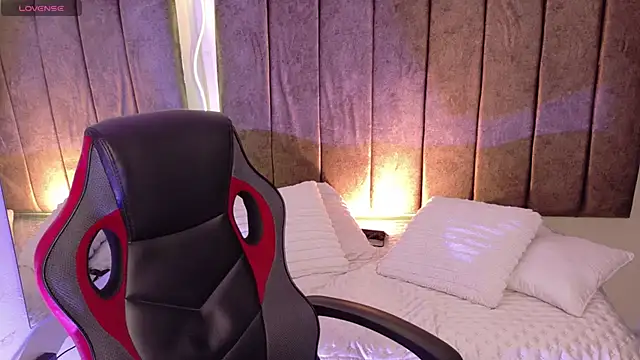 Megan  cole1 online show from 8, 10, 2025