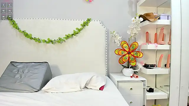 KoraSweett online show from 4, 10, 2025