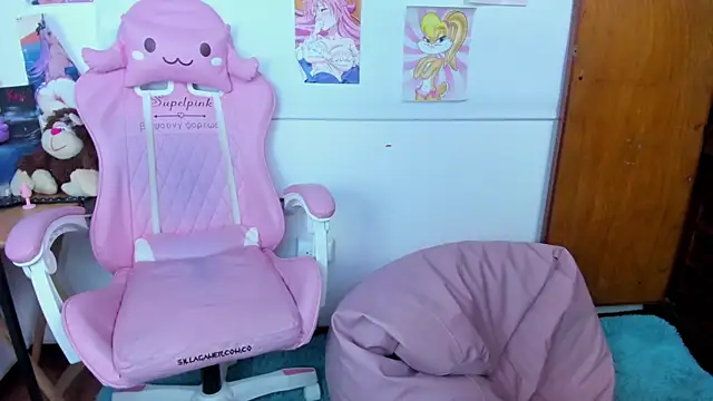 Snapshot of mahina01 chatting on 11, 10, 2025 mahina01 online show from 11, 10, 2025