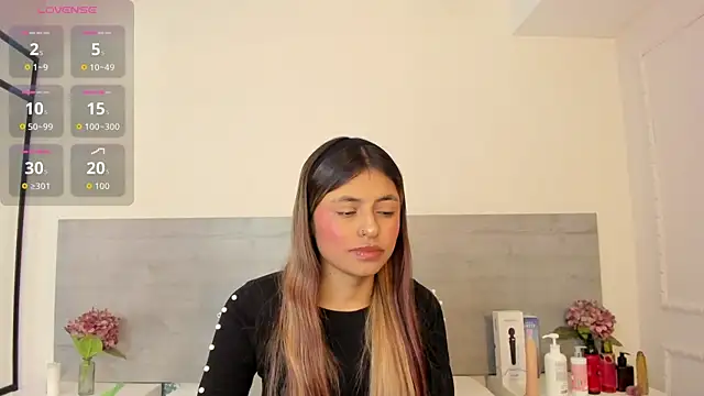 Snapshot of sunnyWhitee chatting on 23, 4, 2026 sunnyWhitee online show from 23, 4, 2026