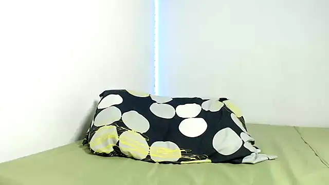 IsaXander743 online show from 2, 10, 2025