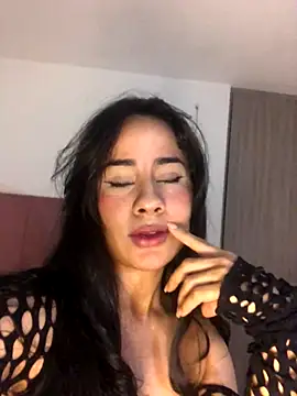 Snapshot of SelinaCatt_ chatting on 5, 10, 2025 SelinaCatt  online show from 5, 10, 2025