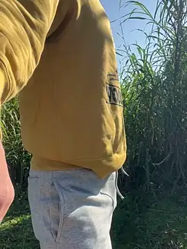 Snapshot of qaz23257 chatting on 17, 12, 2025 qaz23257 online show from 17, 12, 2025