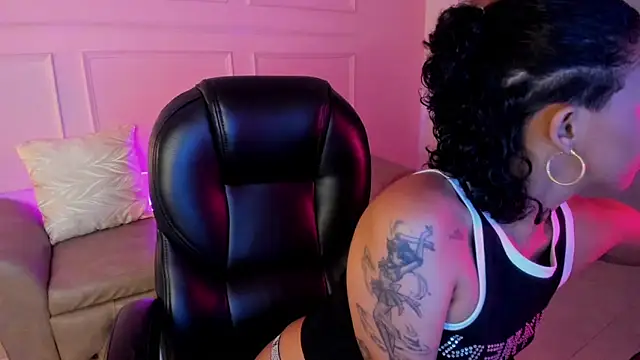 Snapshot of aitana_kahlo chatting on 12, 1, 2026 aitana kahlo online show from 12, 1, 2026