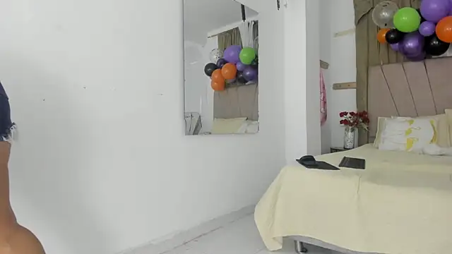 Snapshot of Lady_miss___ chatting on 12, 10, 2025 Lady miss    online show from 12, 10, 2025