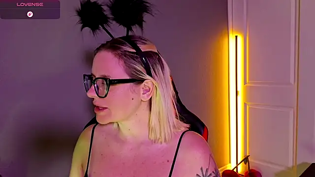 Charlies world online show from 31, 10, 2025