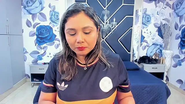 LatinaHoleQueen online show from 14, 10, 2025