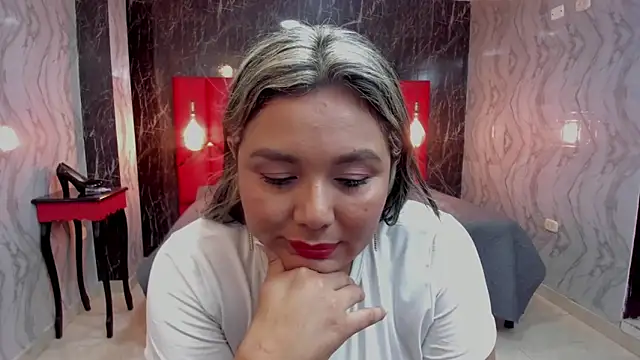 LatinaHoleQueen online show from 21, 5, 2026