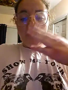 Snapshot of nuttiebuddy1 chatting on 23, 10, 2025 nuttiebuddy1 online show from 23, 10, 2025