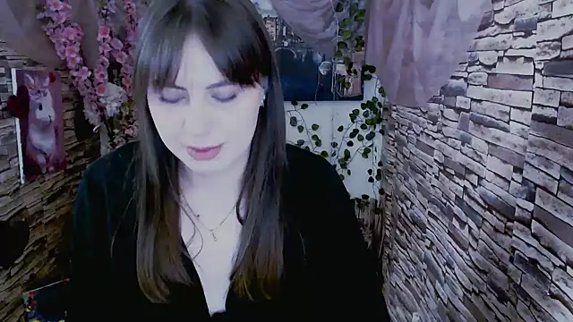 Amanda Bright  online show from 22, 9, 2025