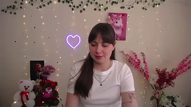 Amanda Bright  online show from 8, 5, 2026