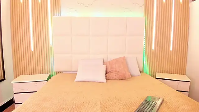 Elody rousse online show from 31, 10, 2025