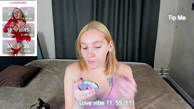 Snapshot of Anna_Chelsea chatting on 20, 10, 2025 Anna Chelsea online show from 20, 10, 2025