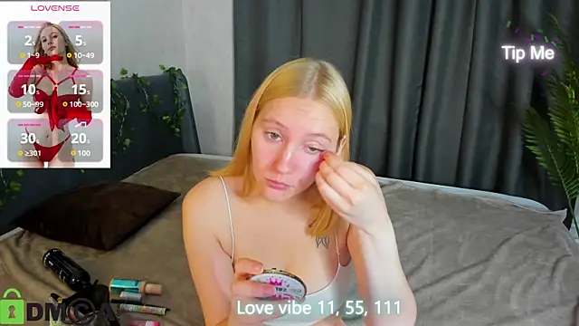 Snapshot of Anna_Chelsea chatting on 24, 10, 2025 Anna Chelsea online show from 24, 10, 2025