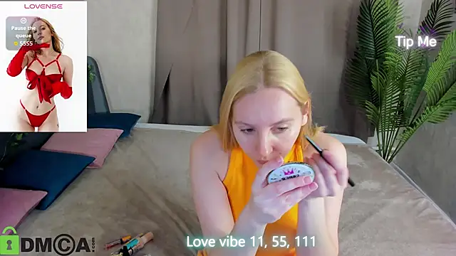 Snapshot of Anna_Chelsea chatting on 4, 12, 2025 Anna Chelsea online show from 4, 12, 2025